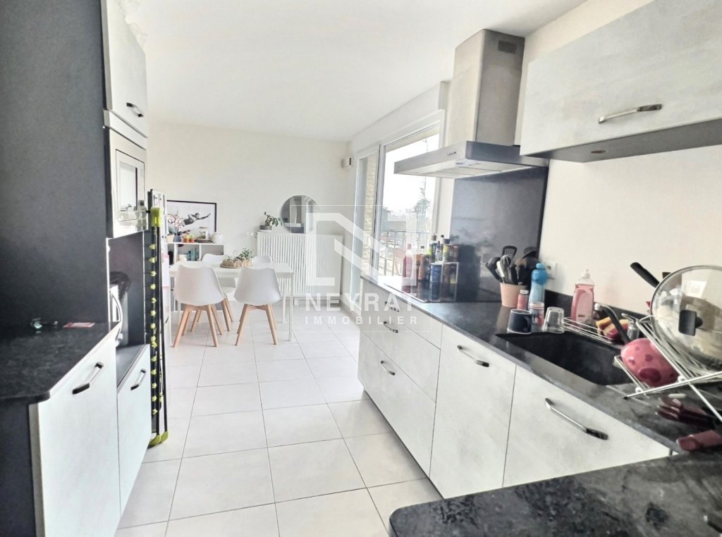 APPARTEMENT TYPE 2 AVEC BALCON ET PARKING - DIJON - 42.3 m2 - 156�200�&euro;