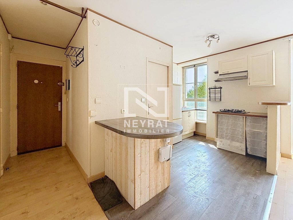 Dijon/ T2 avec parking caves et greniers A VENDRE - DIJON - 38.1 m2 - 111 000 &euro;