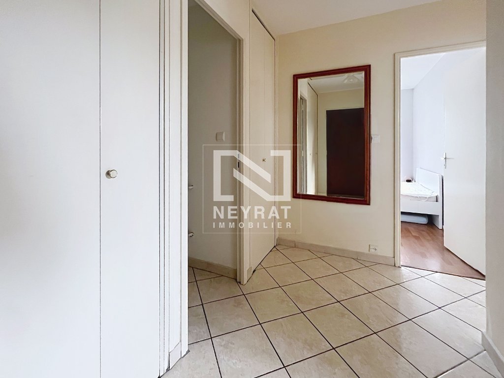 DERNIER TAGE LUMINEUX AVEC BALCON ET PARKING A VENDRE - DIJON TIRE PESSEAU - 45.5 m2 - 69500€