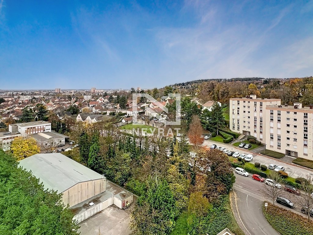 DERNIER TAGE LUMINEUX AVEC BALCON ET PARKING A VENDRE - DIJON TIRE PESSEAU - 45.5 m2 - 69500€