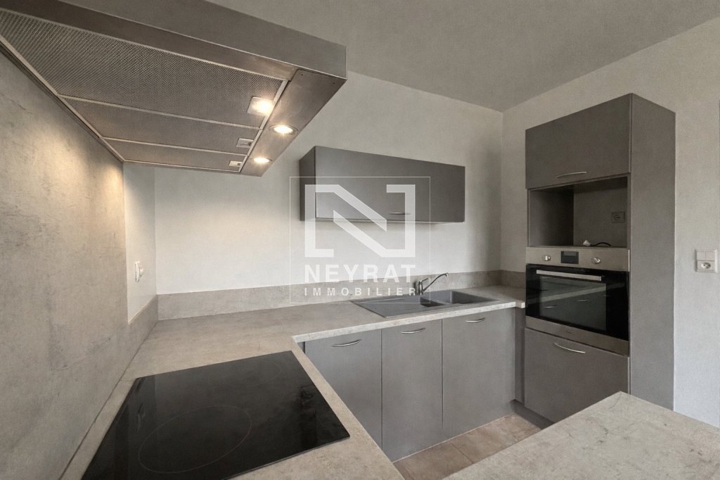 APPARTEMENT T2 A VENDRE - MONTCEAU LES MINES - 73 m2 - 75 000 &euro;