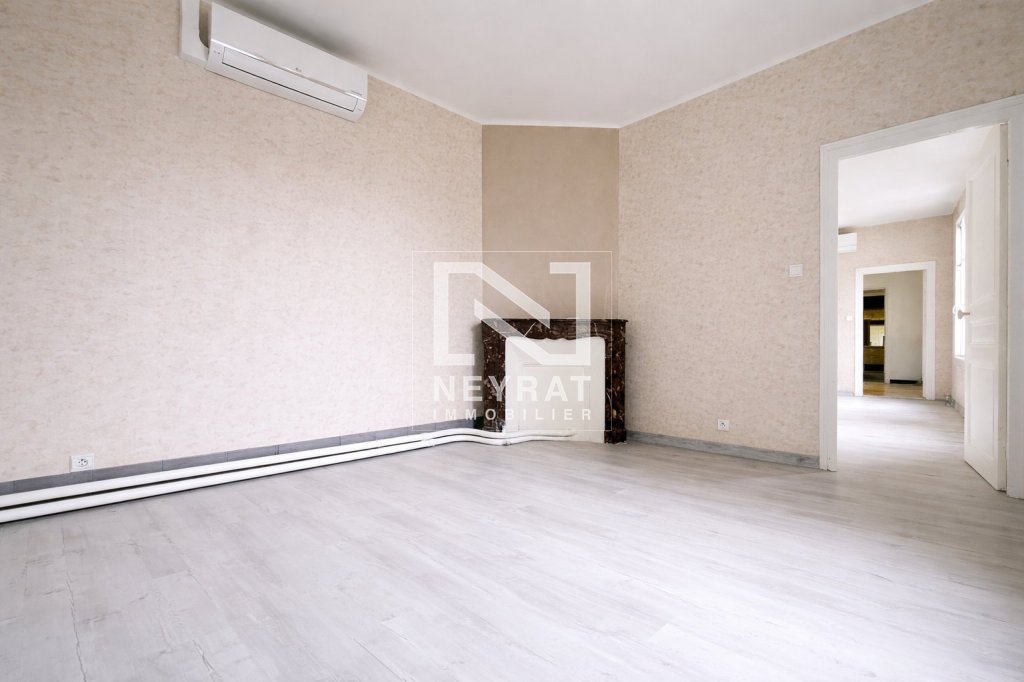 APPARTEMENT T2 A VENDRE - MONTCEAU LES MINES - 73 m2 - 75 000 &euro;