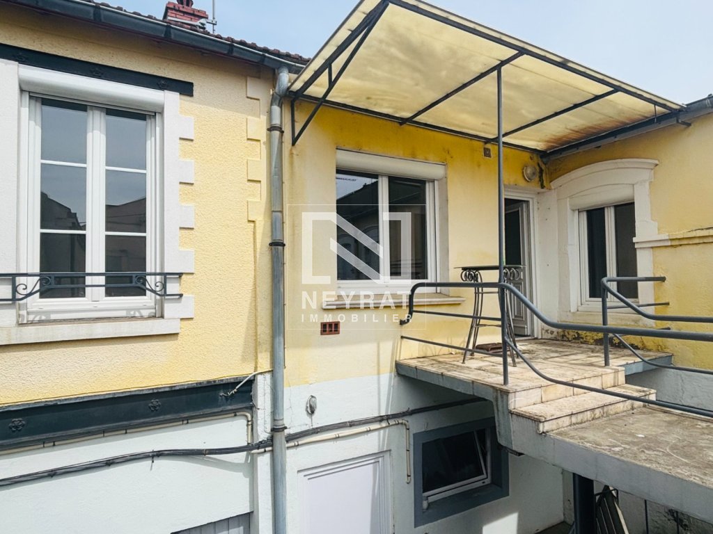 APPARTEMENT T2 A VENDRE - MONTCEAU LES MINES - 73 m2 - 75 000 &euro;