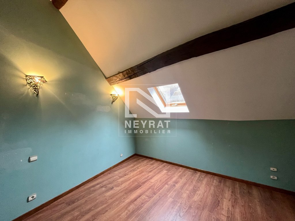 APPARTEMENT T3 - AUTUN - 110 m2 - LOU&Eacute;