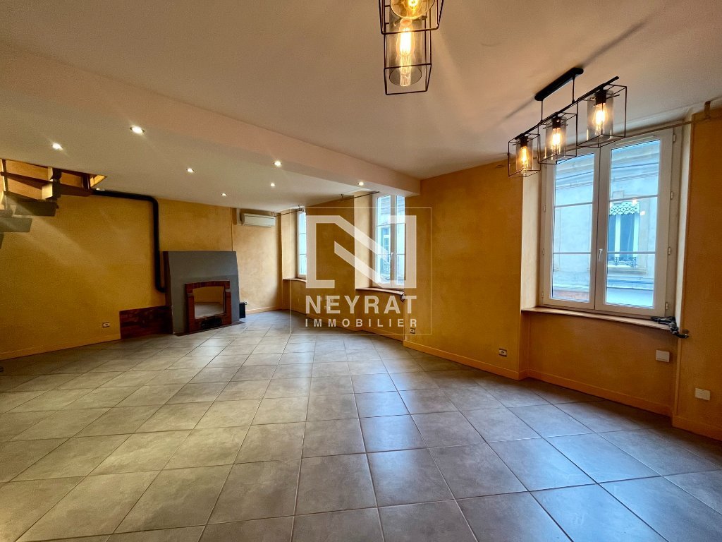 APPARTEMENT T3 - AUTUN - 110 m2 - LOU&Eacute;
