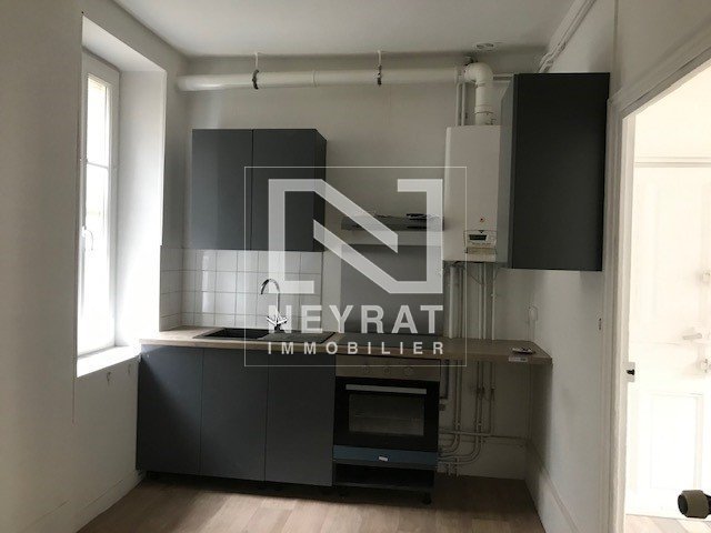 APPARTEMENT T3 A LOUER - AUTUN - 65 m2 - 450 &euro; charges comprises par mois