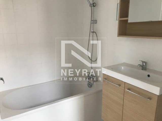 APPARTEMENT T3 A LOUER - AUTUN - 65 m2 - 450 &euro; charges comprises par mois