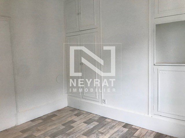 APPARTEMENT T3 A LOUER - AUTUN - 65 m2 - 450 &euro; charges comprises par mois