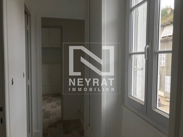 APPARTEMENT T3 A LOUER - AUTUN - 65 m2 - 450 &euro; charges comprises par mois