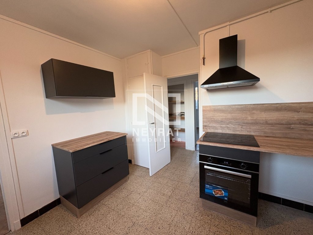 APPARTEMENT T4 A LOUER - AUTUN - 65 m2 - 615€ charges comprises par mois