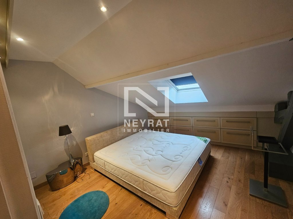 T3 meubl 107 m  Autun