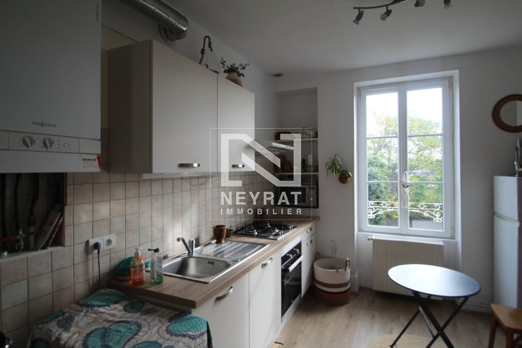 APPARTEMENT T3 A LOUER - BEAUNE - 61.81 m2 - 650 &euro; charges comprises par mois