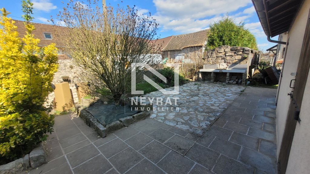 MAISON - BEY - 87.92 m2 - LOU&Eacute;