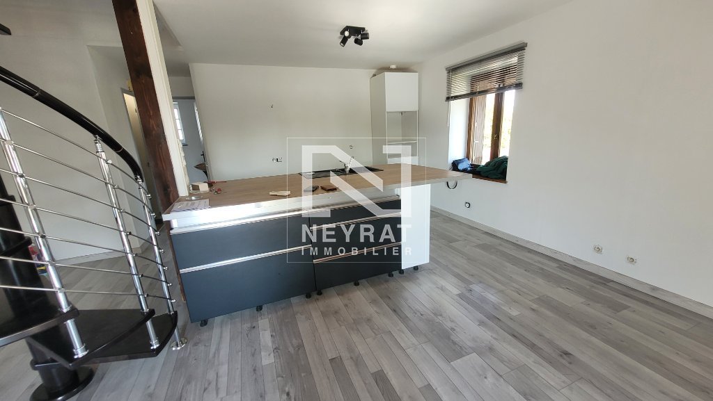 MAISON - BEY - 87.92 m2 - LOU&Eacute;