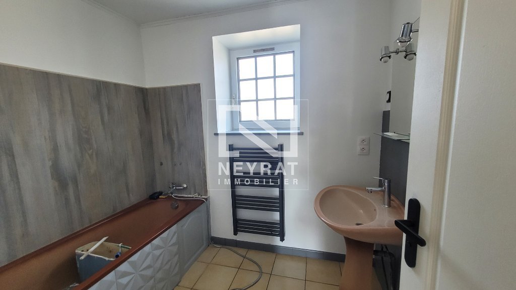 MAISON - BEY - 87.92 m2 - LOU&Eacute;