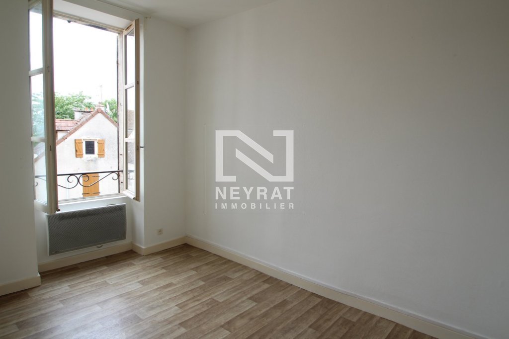 APPARTEMENT T3 - CHAGNY - 63.5 m2 - LOU&Eacute;