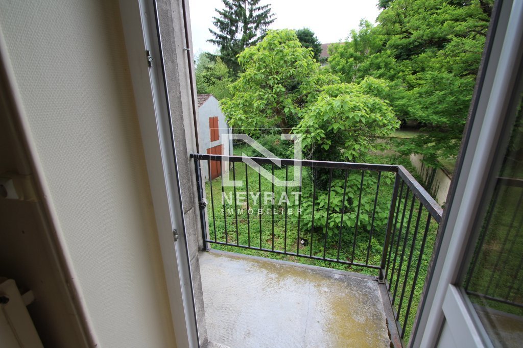 APPARTEMENT T3 - CHAGNY - 68.38 m2 - LOU&Eacute;