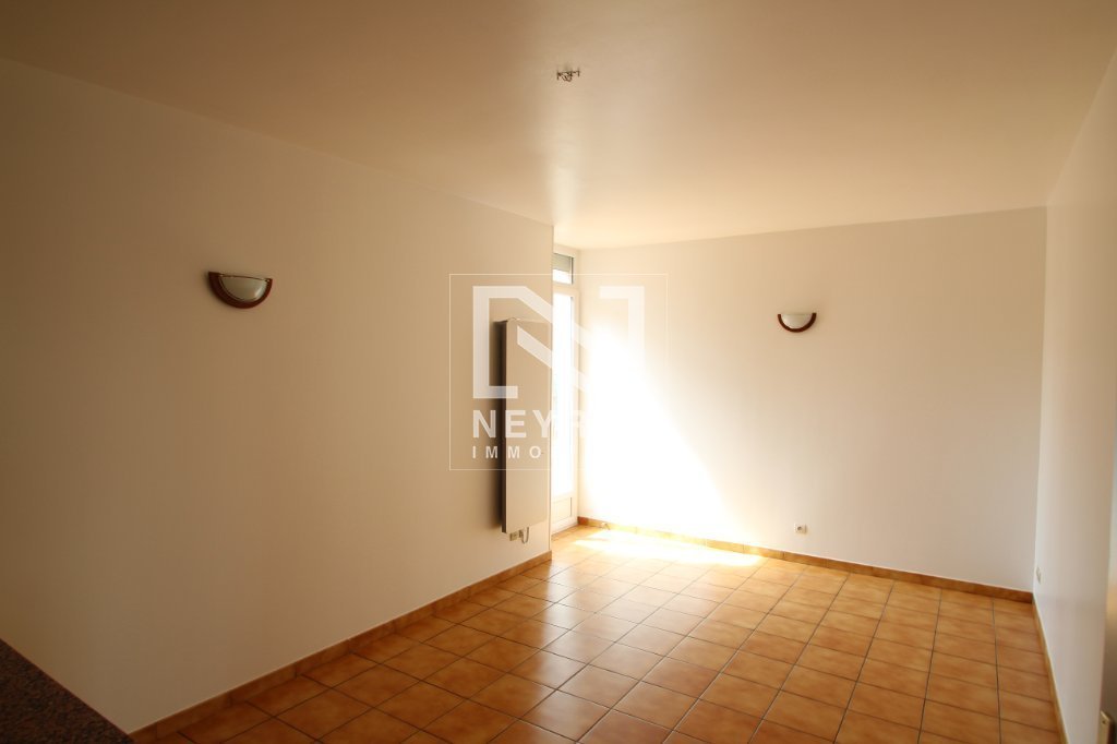 APPARTEMENT T3 A LOUER - CHAGNY - 52.46 m2 - 510�&euro; charges comprises par mois