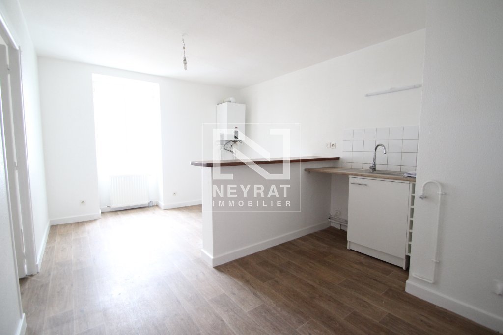APPARTEMENT T3 A LOUER - CHAGNY - 74.62 m2 - 655 € charges comprises par mois