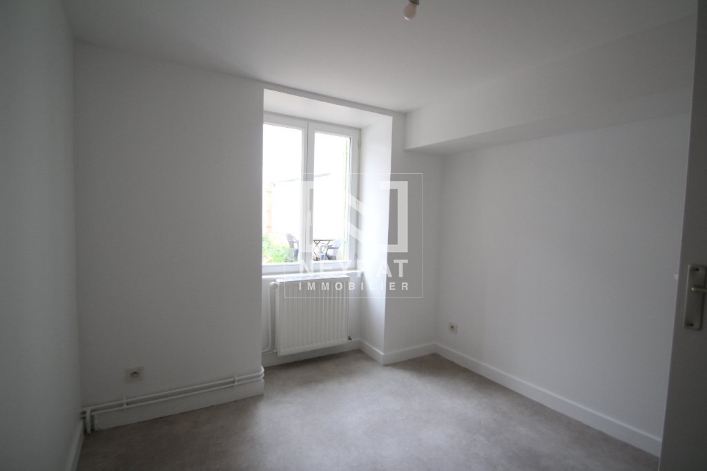 APPARTEMENT T3 A LOUER - CHAGNY - 74.62 m2 - 655 € charges comprises par mois