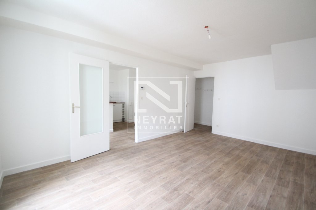 APPARTEMENT T3 A LOUER - CHAGNY - 74.62 m2 - 655 € charges comprises par mois