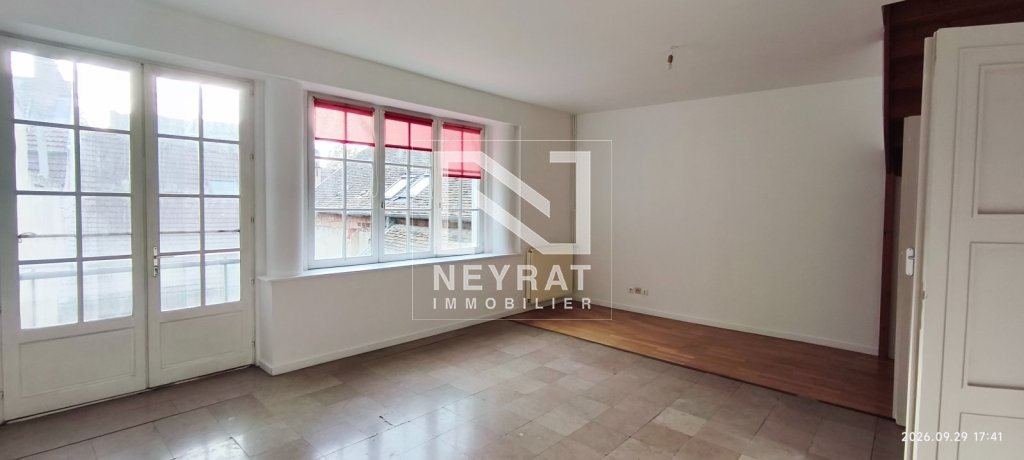 APPARTEMENT T3 A LOUER - CHALON SUR SAONE CENTRE VILLE - 75 m2 - 610 &euro; charges comprises par mois