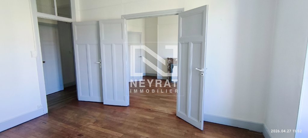 APPARTEMENT T3 - CHALON SUR SAONE PROCHE GARE - 72.81 m2 - LOU&Eacute;