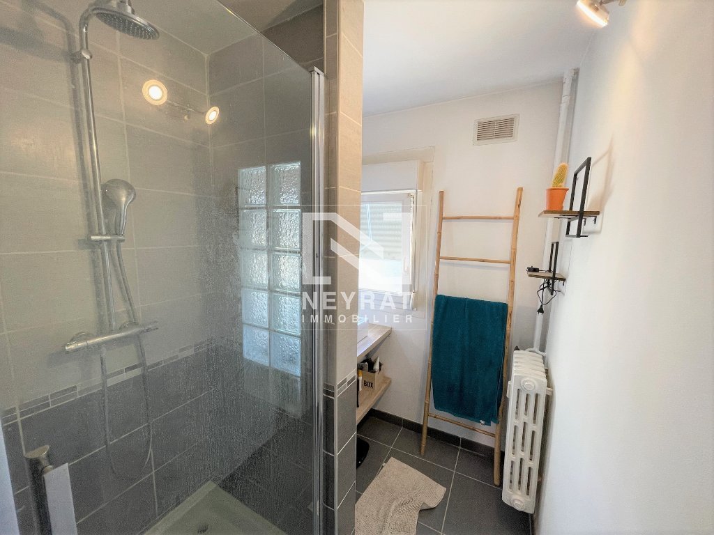 APPARTEMENT T3 - CHALON SUR SAONE - 65.67 m2 - LOU&Eacute;