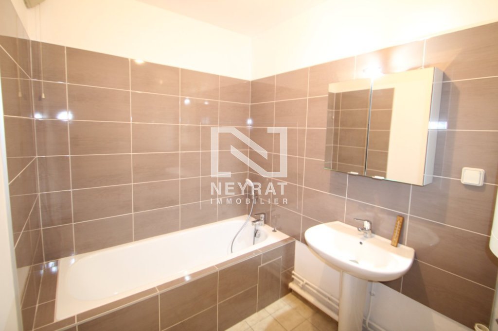 APPARTEMENT T3 A LOUER - CHALON SUR SAONE - 69 m2 - 790�&euro; charges comprises par mois