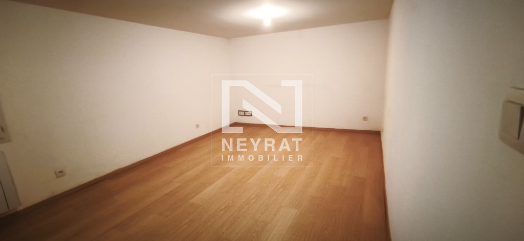 APPARTEMENT T3 A LOUER - CHATENOY LE ROYAL - 87.56 m2 - 630�&euro; charges comprises par mois