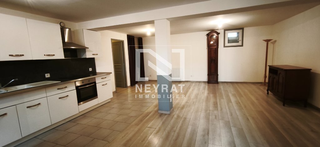 APPARTEMENT T3 A LOUER - CHATENOY LE ROYAL - 87.56 m2 - 630�&euro; charges comprises par mois