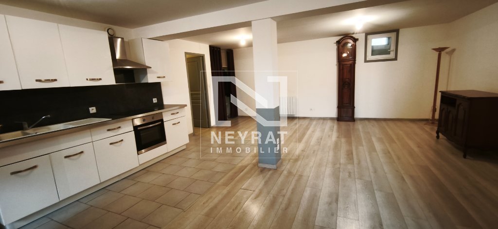 APPARTEMENT T3 A LOUER - CHATENOY LE ROYAL - 87.56 m2 - 630�&euro; charges comprises par mois