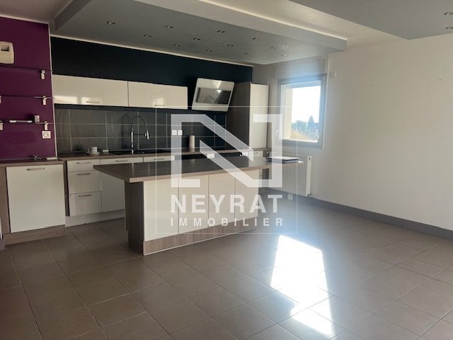 APPARTEMENT T3 - CHENOVE - 61.64 m2 - LOU&Eacute;