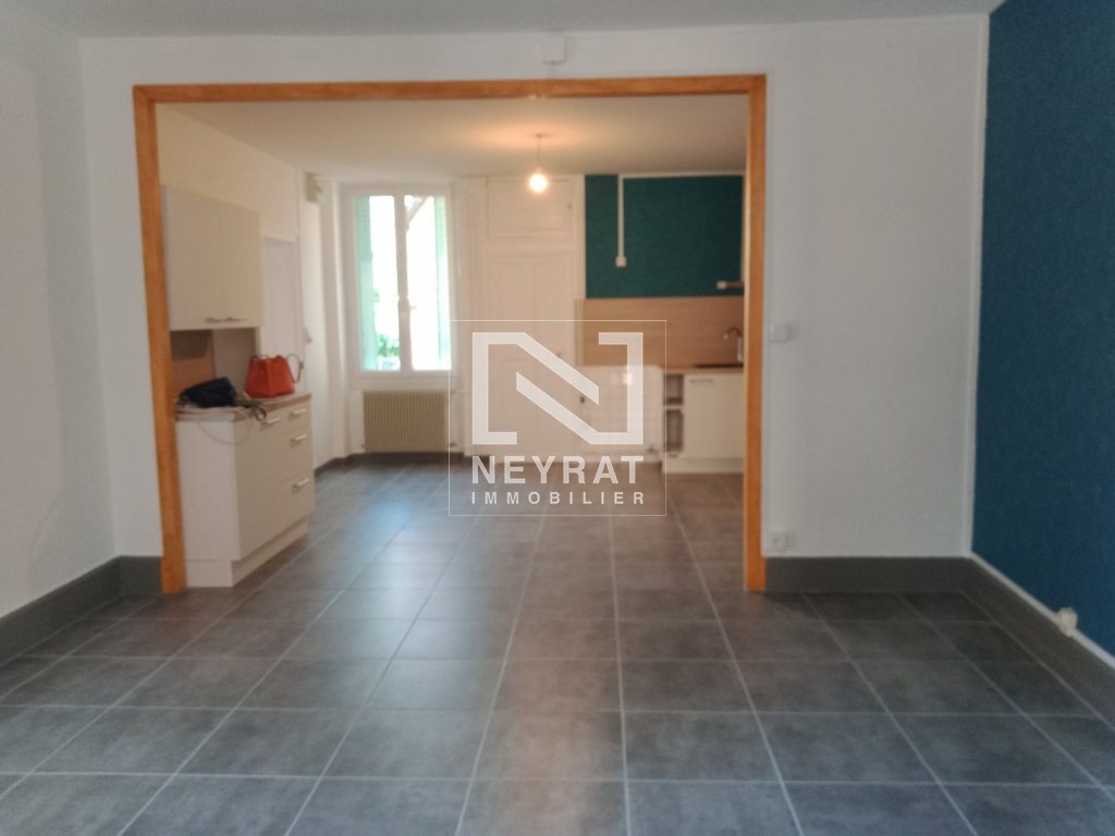 APPARTEMENT T3 A LOUER - DIGOIN - 89.61 m2 - 530 &euro; charges comprises par mois