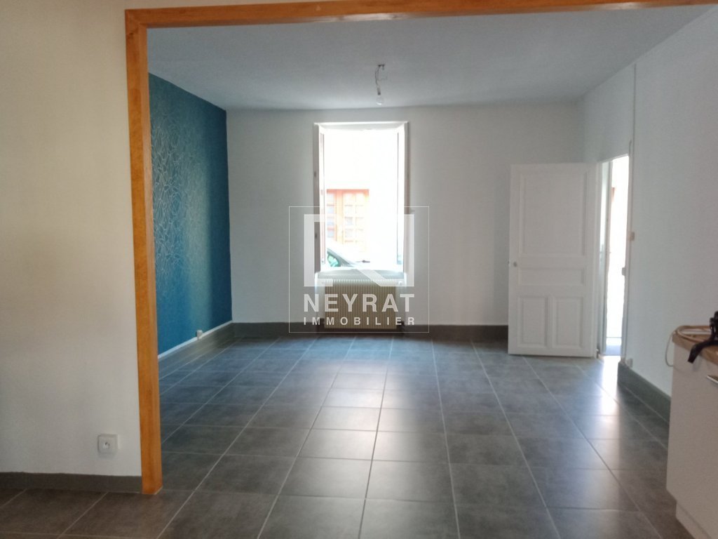 APPARTEMENT T3 A LOUER - DIGOIN - 89.61 m2 - 530 &euro; charges comprises par mois
