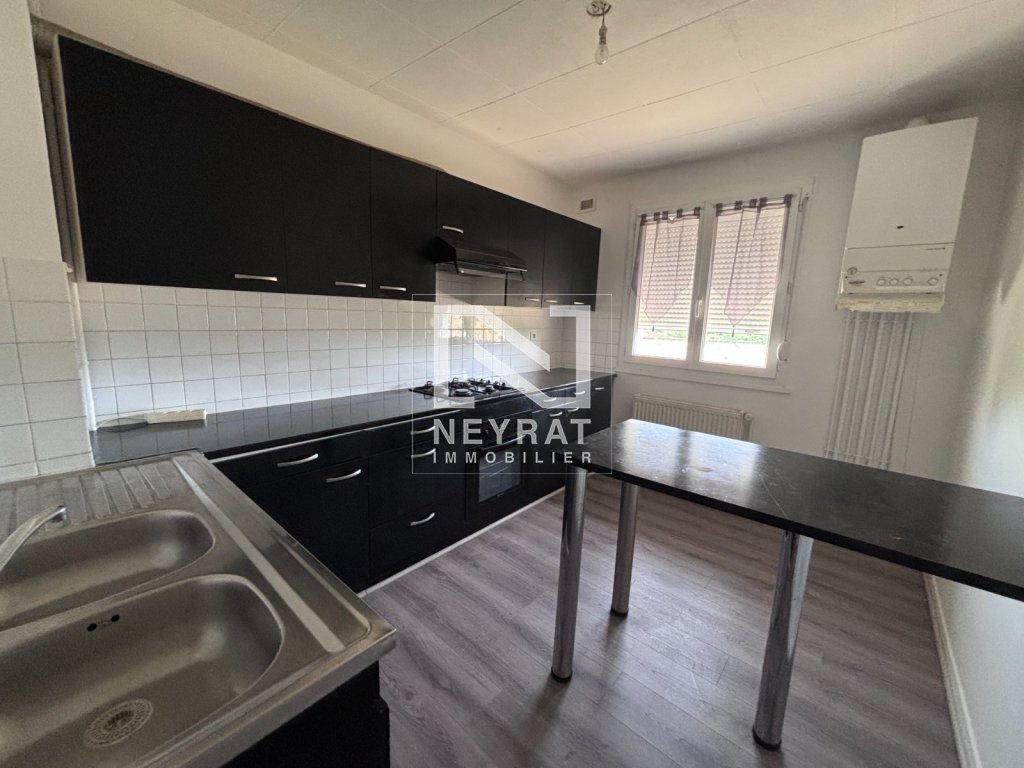 APPARTEMENT T3 A LOUER - DIGOIN - 75.1 m2 - 543 &euro; charges comprises par mois