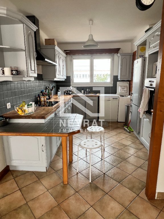 T3 meubl� 59 m� � Dijon � Centre-ville, parking inclus