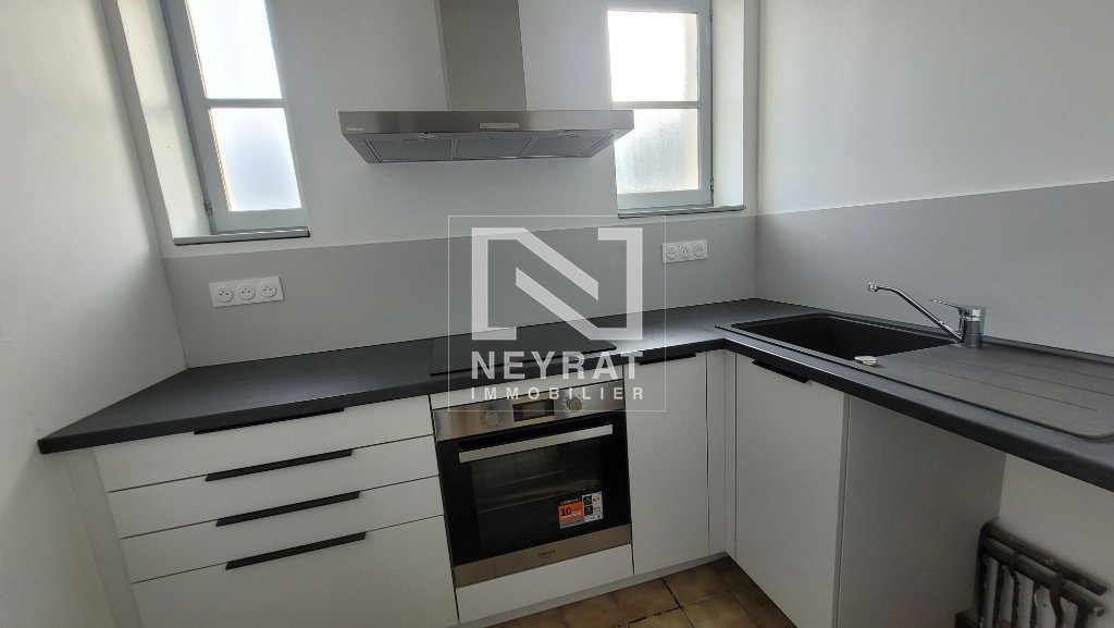 APPARTEMENT T3 A LOUER - GERGY - 102.21 m2 - 880 &euro; charges comprises par mois