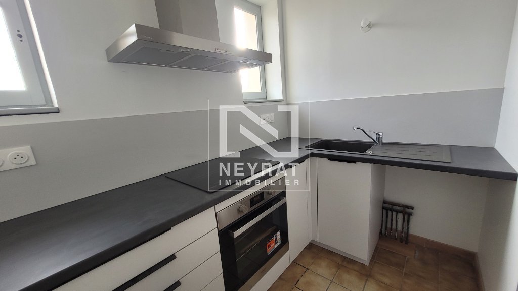APPARTEMENT T3 A LOUER - GERGY - 102.21 m2 - 880 &euro; charges comprises par mois