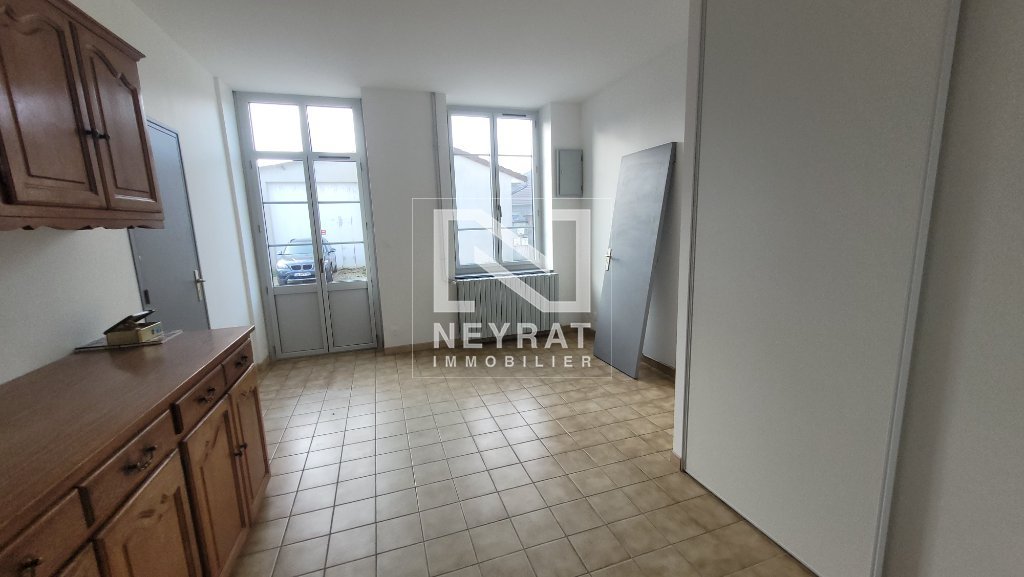 APPARTEMENT T3 A LOUER - GERGY - 102.21 m2 - 880 &euro; charges comprises par mois