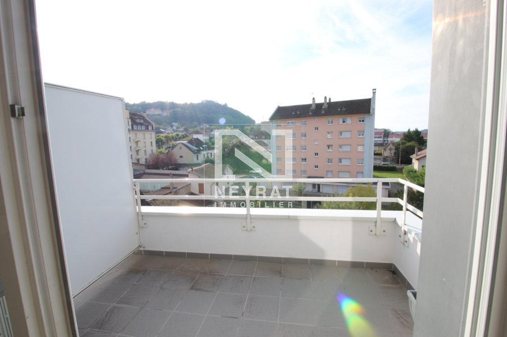 APPARTEMENT T3 A LOUER - LONS LE SAUNIER - 53.06 m2 - 572 &euro; charges comprises par mois