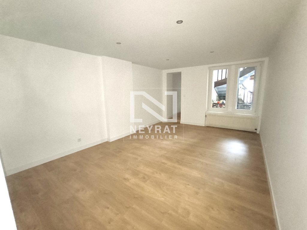 APPARTEMENT T3 - LOUHANS - 59.84 m2 - LOU&Eacute;