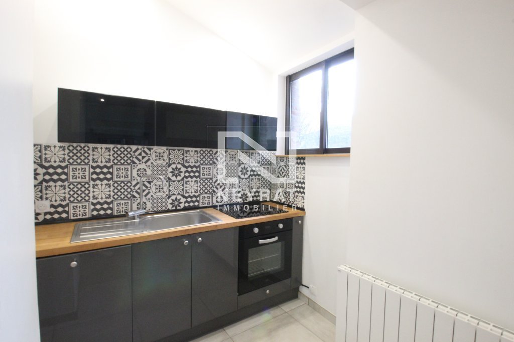 APPARTEMENT T3 A LOUER - LOUHANS - 77.5 m2 - 710�&euro; charges comprises par mois