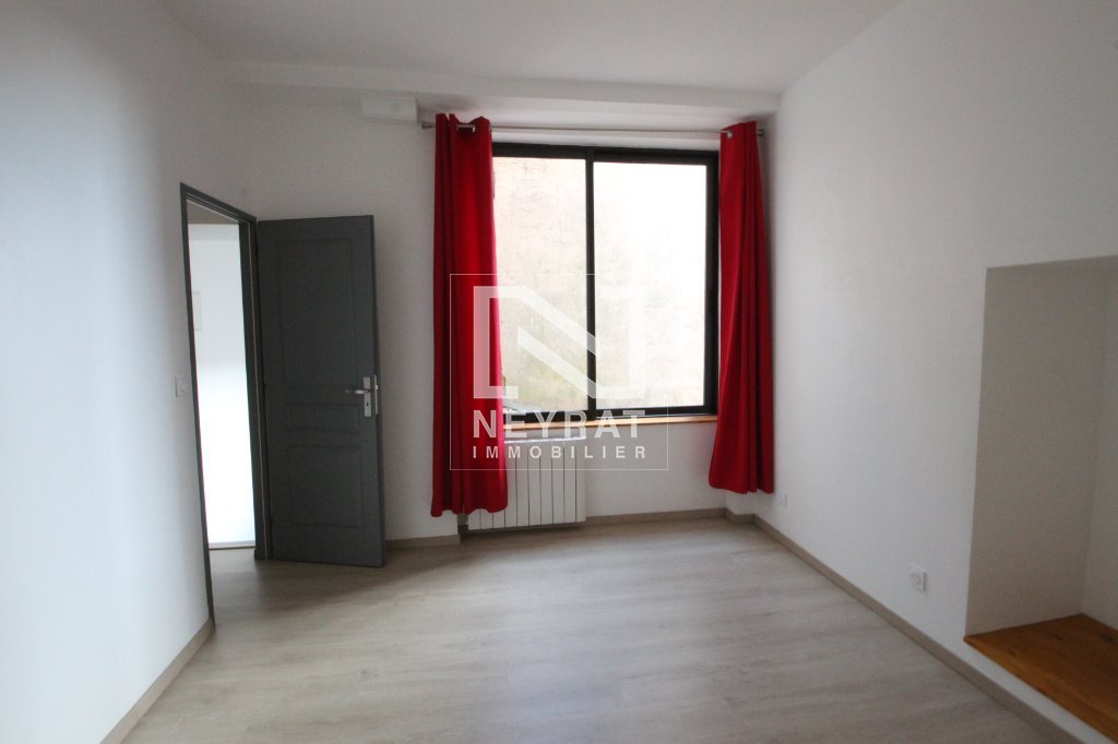 APPARTEMENT T3 A LOUER - LOUHANS - 77.5 m2 - 710�&euro; charges comprises par mois