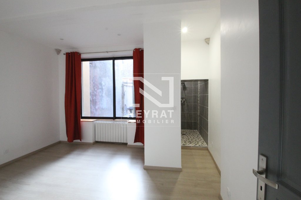 APPARTEMENT T3 A LOUER - LOUHANS - 77.5 m2 - 710�&euro; charges comprises par mois