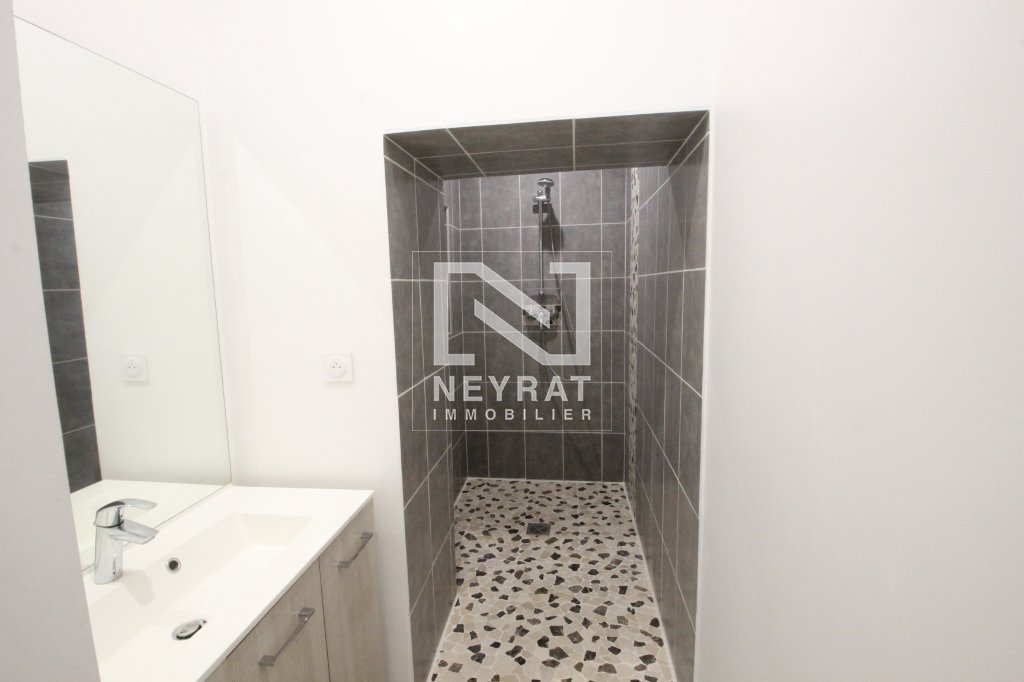 APPARTEMENT T3 A LOUER - LOUHANS - 77.5 m2 - 710�&euro; charges comprises par mois