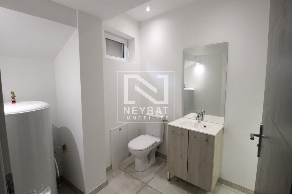 APPARTEMENT T3 A LOUER - LOUHANS - 77.5 m2 - 710�&euro; charges comprises par mois