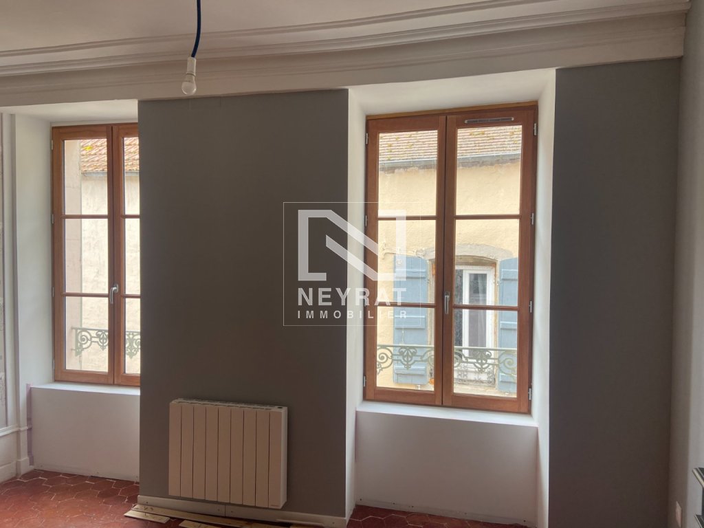 APPARTEMENT T3 A LOUER - NOLAY - 84.62 m2 - 630 &euro; charges comprises par mois