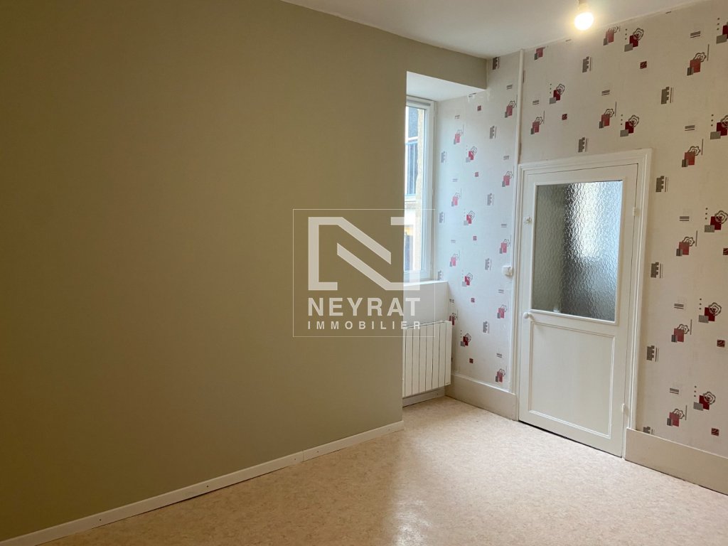APPARTEMENT T3 A LOUER - NOLAY - 84.62 m2 - 630 &euro; charges comprises par mois