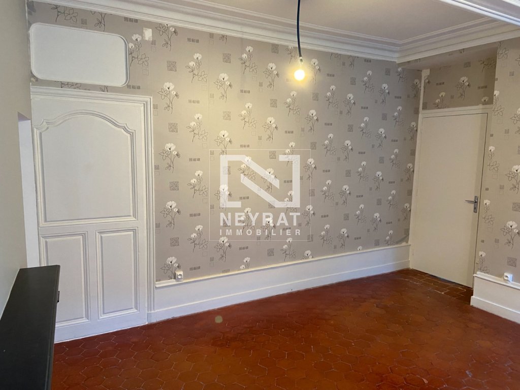 APPARTEMENT T3 A LOUER - NOLAY - 84.62 m2 - 630 &euro; charges comprises par mois